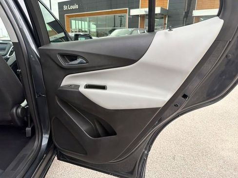 Used 2022 Chevrolet Equinox LS w/ LS Convenience Package FWD image 34