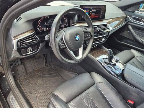 Used 2023 BMW 540i w/ Premium Package RWD image 2