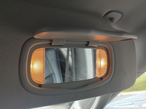 Used 2019 Chrysler Pacifica Limited image 6