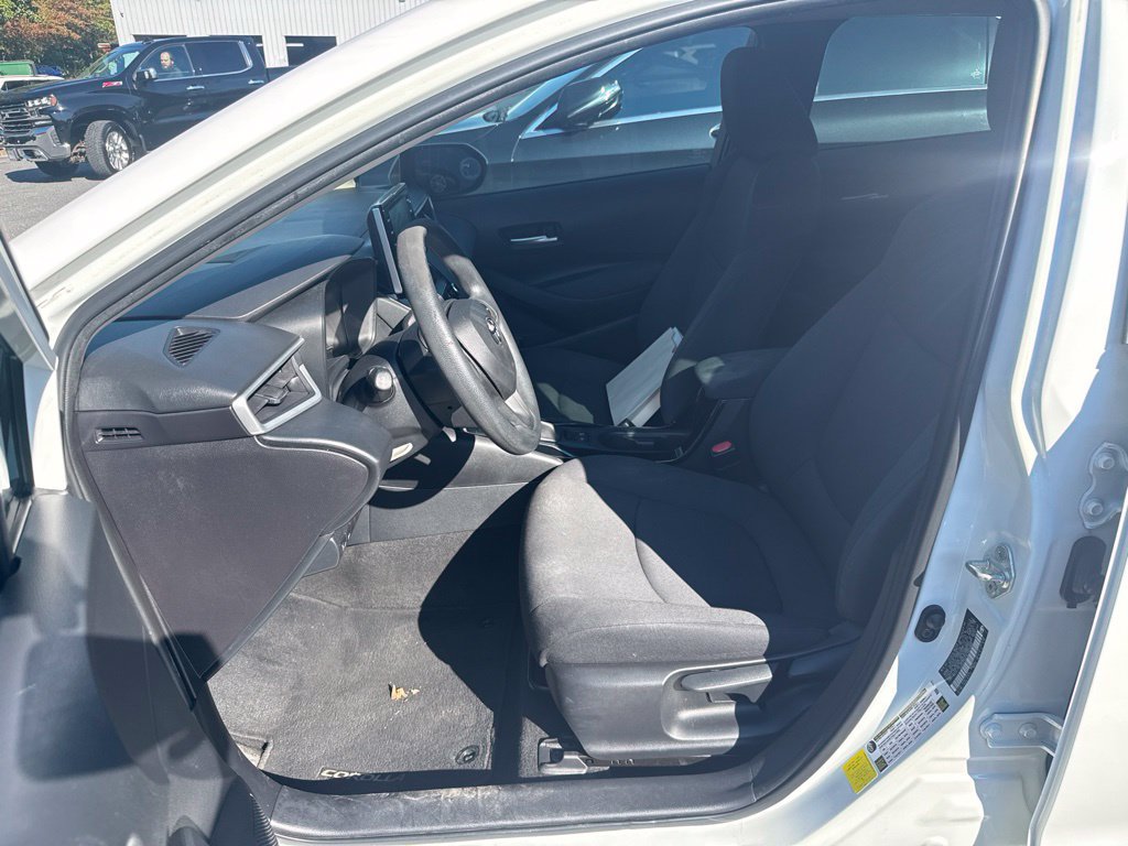 Used 2020 Toyota Corolla LE FWD image 5