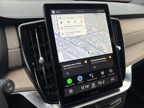 New 2026 Volvo XC90 B6 Plus w/ Protection Package Premier image 15