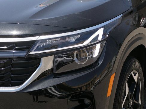 Used 2025 Kia Seltos S FWD image 9