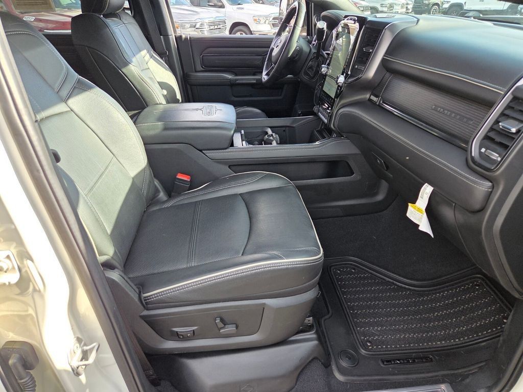 Used 2022 RAM 3500 Limited AWD/4WD image 19