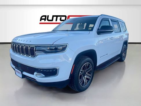 Used 2024 Jeep Wagoneer 4WD w/ Premium Group I image 3