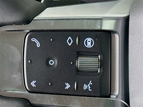 Used 2024 Land Rover Discovery Dynamic SE image 10