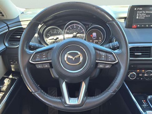Used 2018 MAZDA CX-9 Touring w/ Touring Premium Package FWD image 17