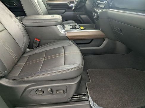 Certified 2024 Chevrolet Silverado 2500 High Country w/ High Country Premium Package image 34