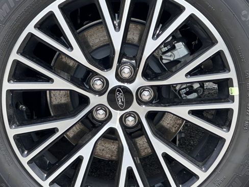 New 2025 Ford Escape SE w/ PHEV Premium Package image 8