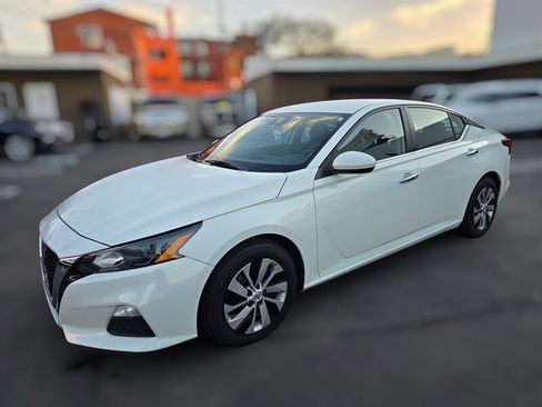 Used 2022 Nissan Altima 2.5 S image 3