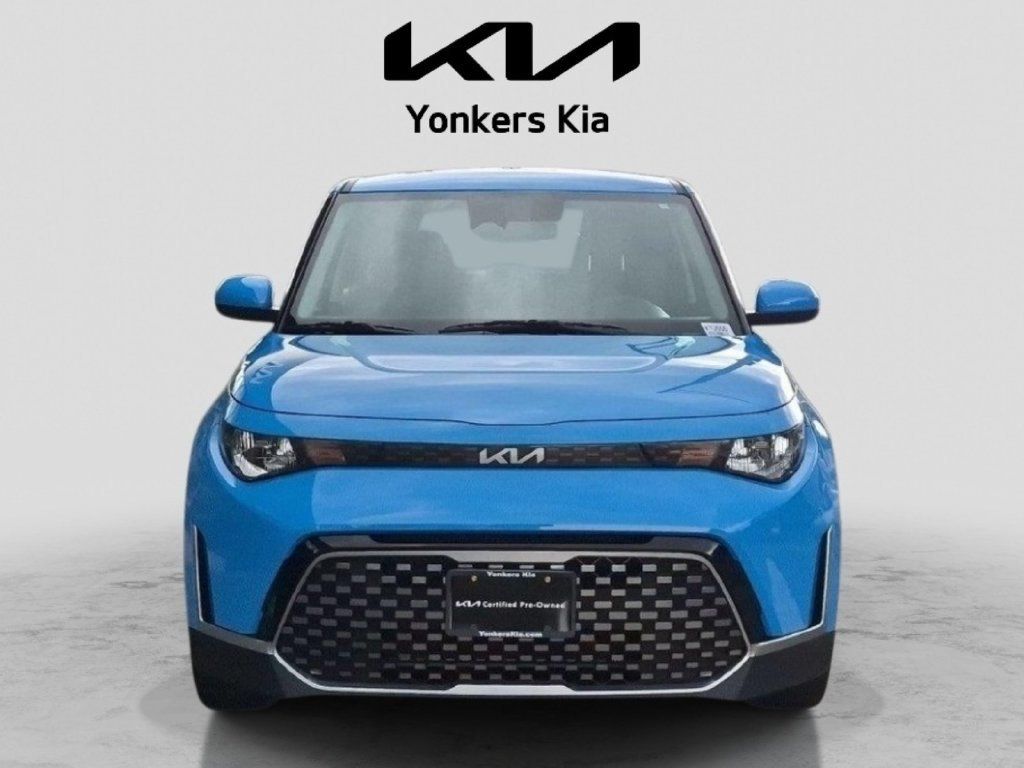 Certified 2023 Kia Soul EX FWD image 2