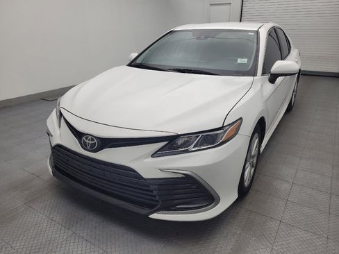 Used 2021 Toyota Camry LE FWD image 15