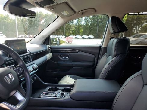 Used 2025 Honda Pilot EX-L image 19