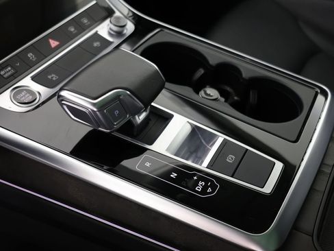 Used 2022 Audi Q8 Premium Plus AWD/4WD image 6