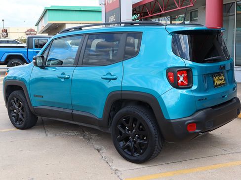 Used 2022 Jeep Renegade Altitude image 6