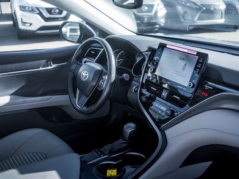 Used 2024 Toyota Camry SE image 37