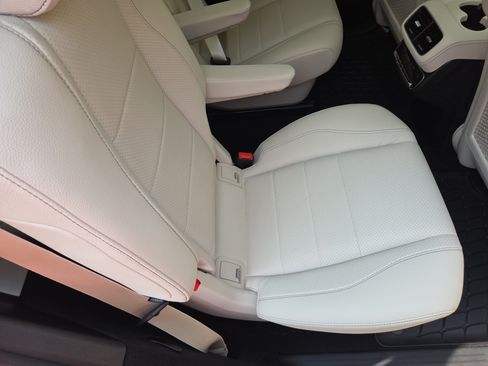 Used 2022 Mercedes-Benz GLS 450 4MATIC image 21