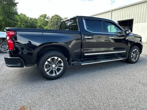 Used 2023 Chevrolet Silverado 1500 High Country w/ Technology Package AWD/4WD image 6