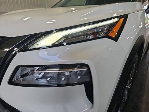 Certified 2023 Nissan Rogue SV w/ SV Premium B Package AWD/4WD image 32