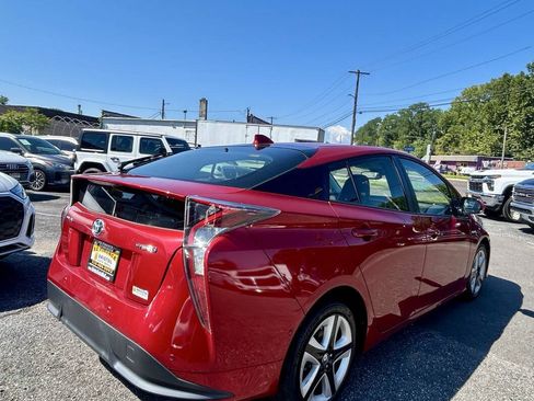 Used 2018 Toyota Prius Four Touring w/ Premium Convenience Package FWD image 5