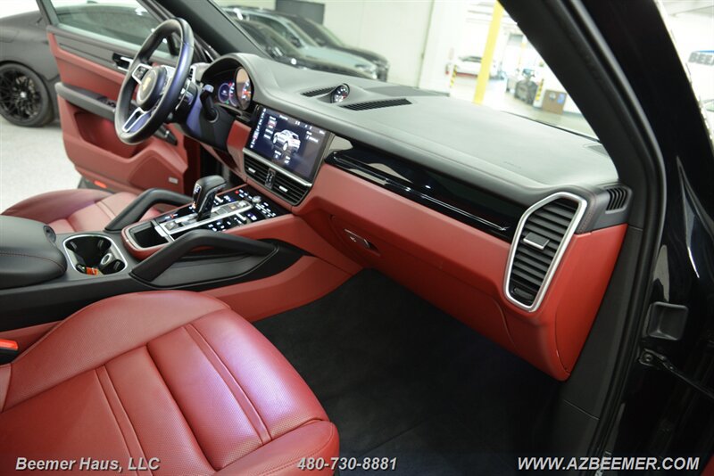 Used 2021 Porsche Cayenne S AWD/4WD image 23