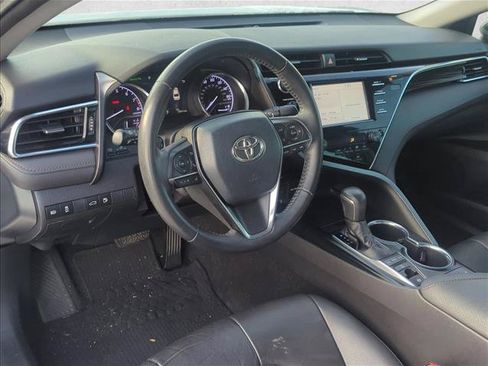 Used 2018 Toyota Camry XLE FWD image 9