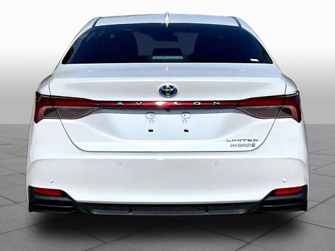 Used 2021 Toyota Avalon Limited w/ Advanced Safety Package FWD image 5