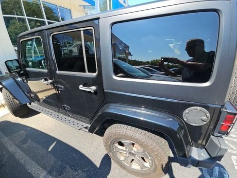 Used 2018 Jeep Wrangler Unlimited Sport AWD/4WD image 2