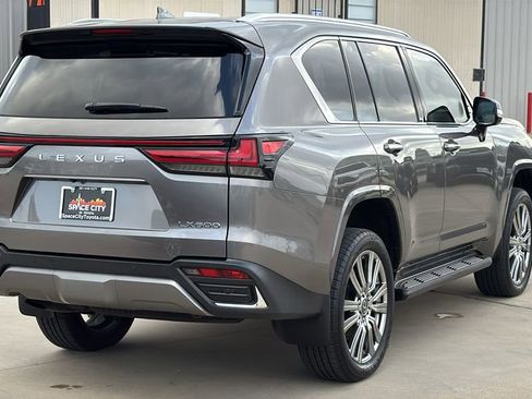 Used 2024 Lexus LX 600 4WD w/ Ultra Luxury Package image 5