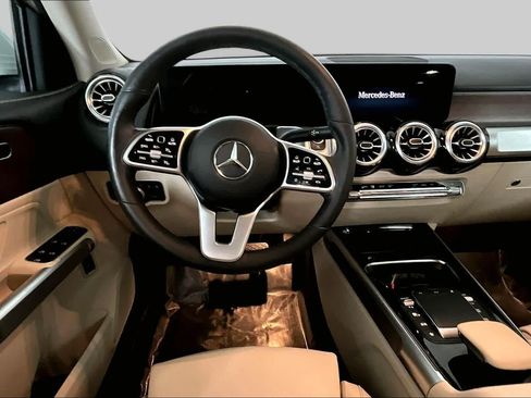 Used 2023 Mercedes-Benz GLB 250 4MATIC image 6