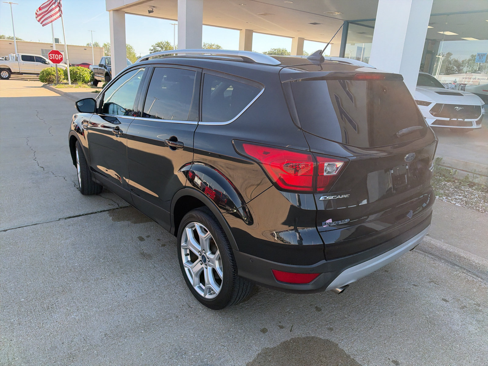 Used 2019 Ford Escape Titanium FWD image 8
