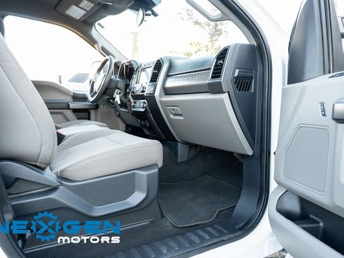 Used 2022 Ford F350 XLT image 45