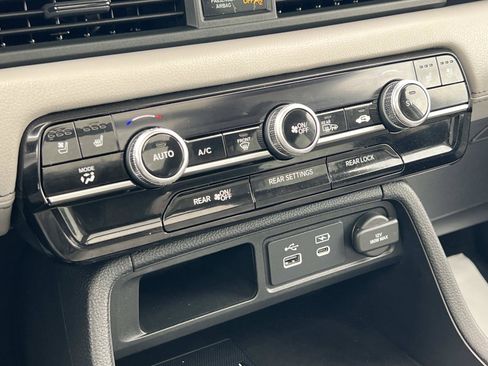 Certified 2023 Honda Pilot Elite image 17