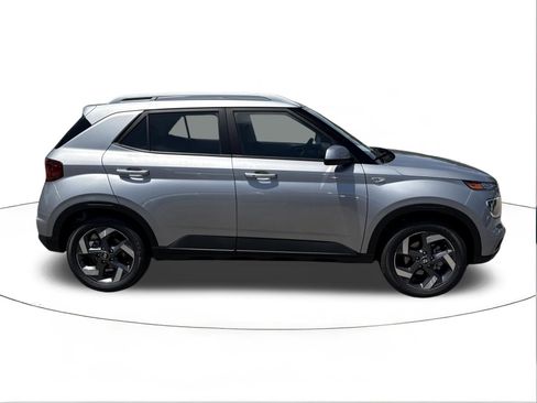 New 2026 Hyundai Venue SEL FWD image 2
