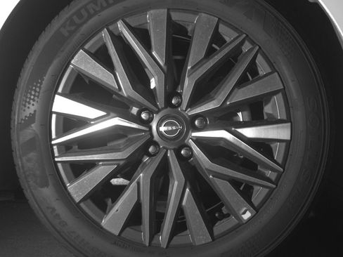 Used 2025 Nissan Altima 2.5 SV image 13