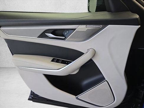 Certified 2025 Jaguar F-PACE R-Dynamic S image 27