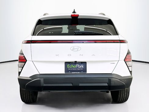 Used 2025 Hyundai Kona SEL image 7