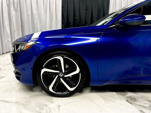 Used 2018 Honda Accord Sport image 10