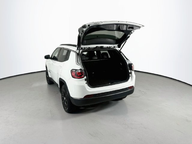Used 2024 Jeep Compass Latitude AWD/4WD image 26