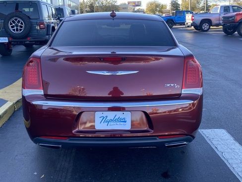 Used 2016 Chrysler 300 C image 7