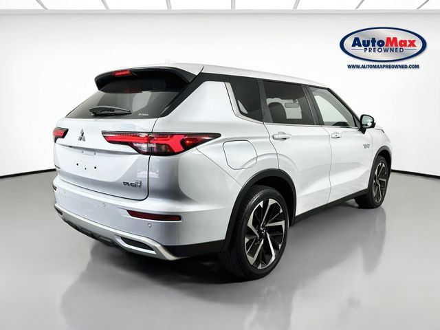 Used 2024 Mitsubishi Outlander SE AWD/4WD image 2