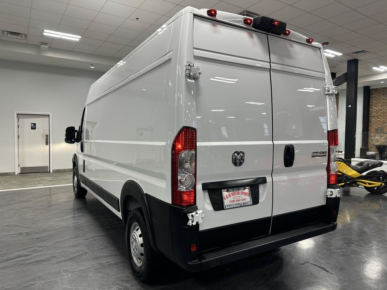 Used 2023 RAM ProMaster 2500 FWD image 7