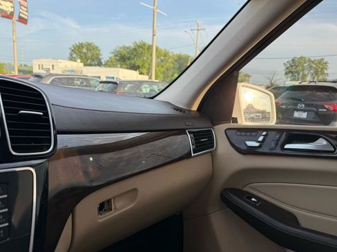 Used 2017 Mercedes-Benz GLS 450 4MATIC image 22