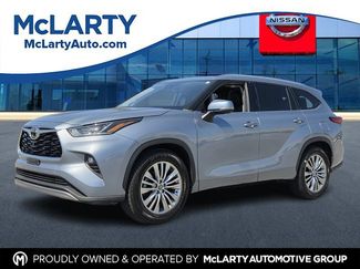Used 2023 Toyota Highlander Platinum video 1
