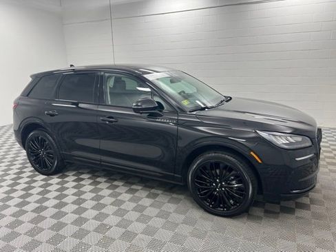 Used 2023 Lincoln Corsair AWD w/ Equipment Group 101A image 5