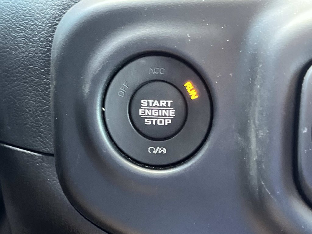 Used 2023 Jeep Wrangler Unlimited Rubicon w/ Cold Weather Group AWD/4WD image 34