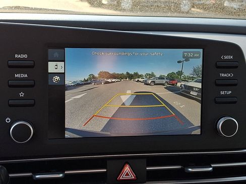 Used 2026 Hyundai Elantra SE FWD image 21