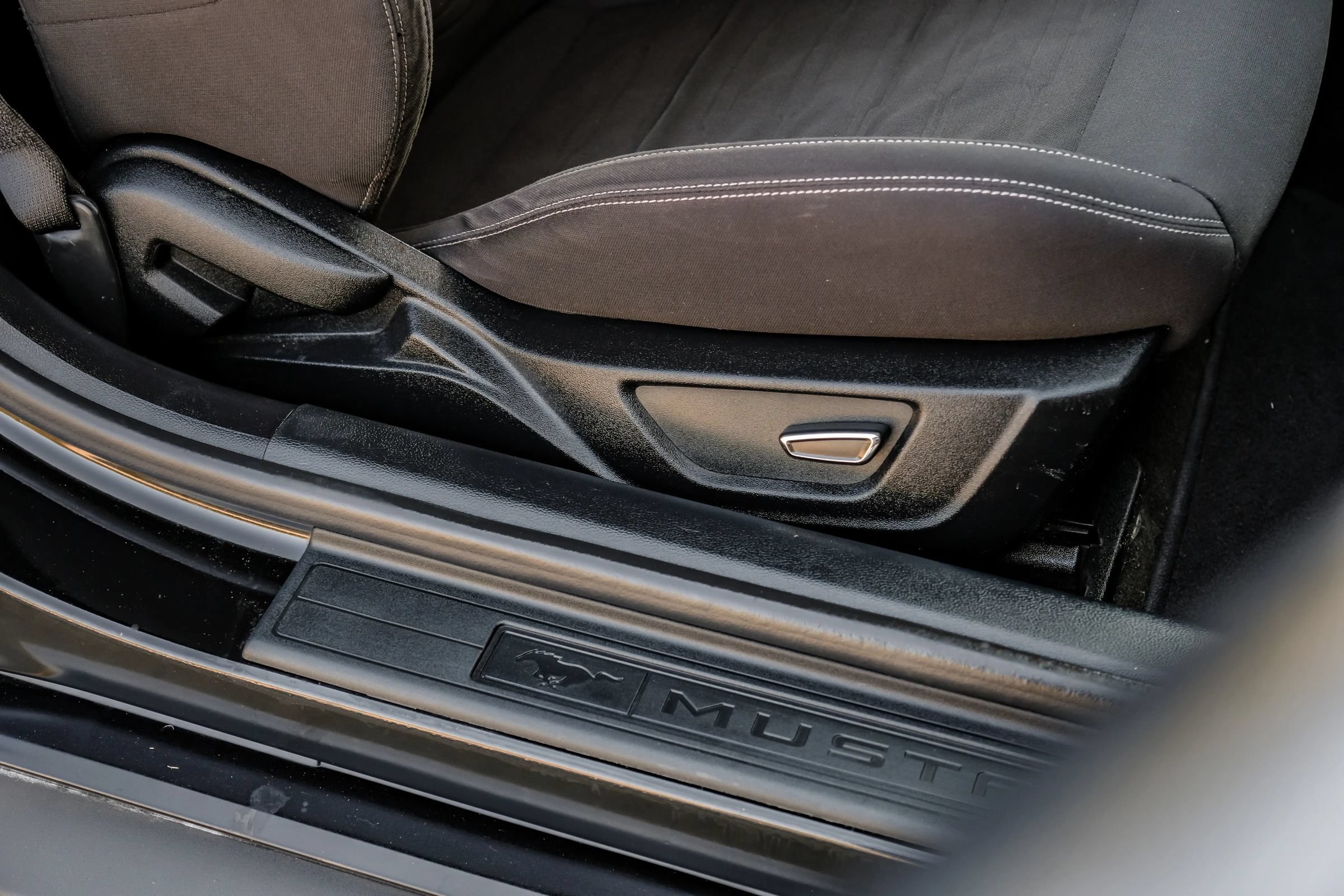 Used 2016 Ford Mustang GT RWD image 40