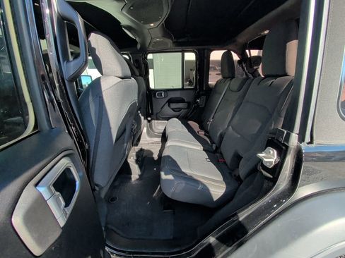 Used 2024 Jeep Wrangler Sport S image 12