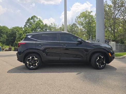 Used 2024 Kia Seltos EX AWD/4WD image 19