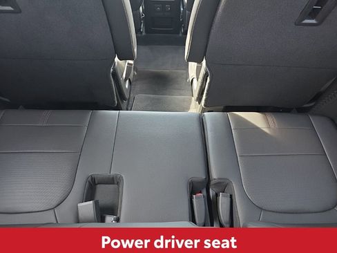 Used 2023 Chevrolet Traverse RS image 15